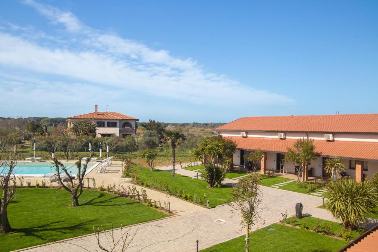 Delfino Tuscany Resort Marina di Cecina Eksteriør billede