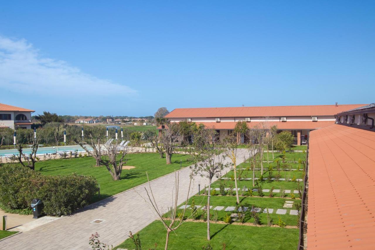 Delfino Tuscany Resort Marina di Cecina Eksteriør billede