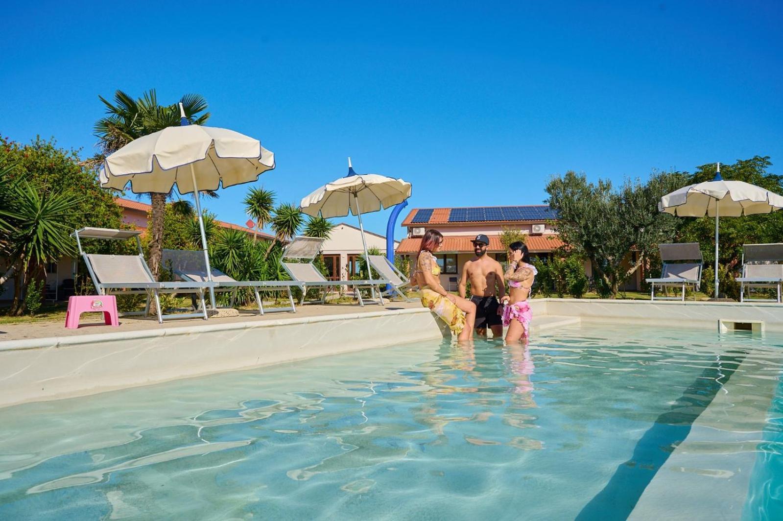 Delfino Tuscany Resort Marina di Cecina Eksteriør billede