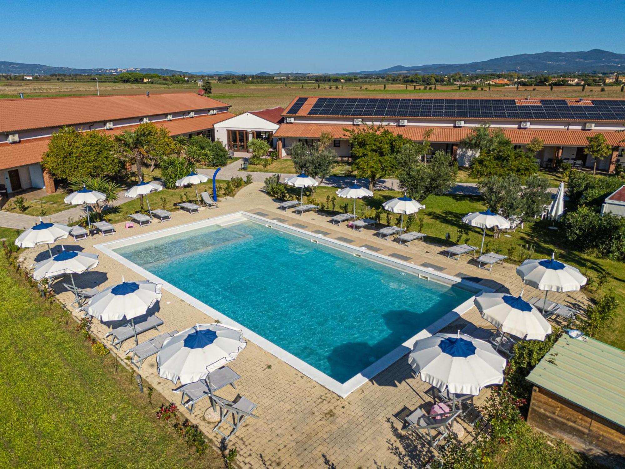 Delfino Tuscany Resort Marina di Cecina Eksteriør billede